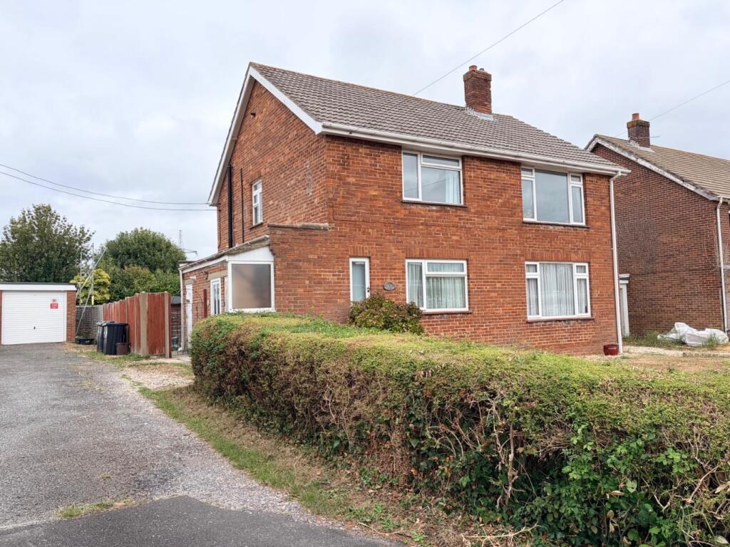 Main image of property: Walkers Lane North, Blackfield, Southampton, Hampshire, SO45