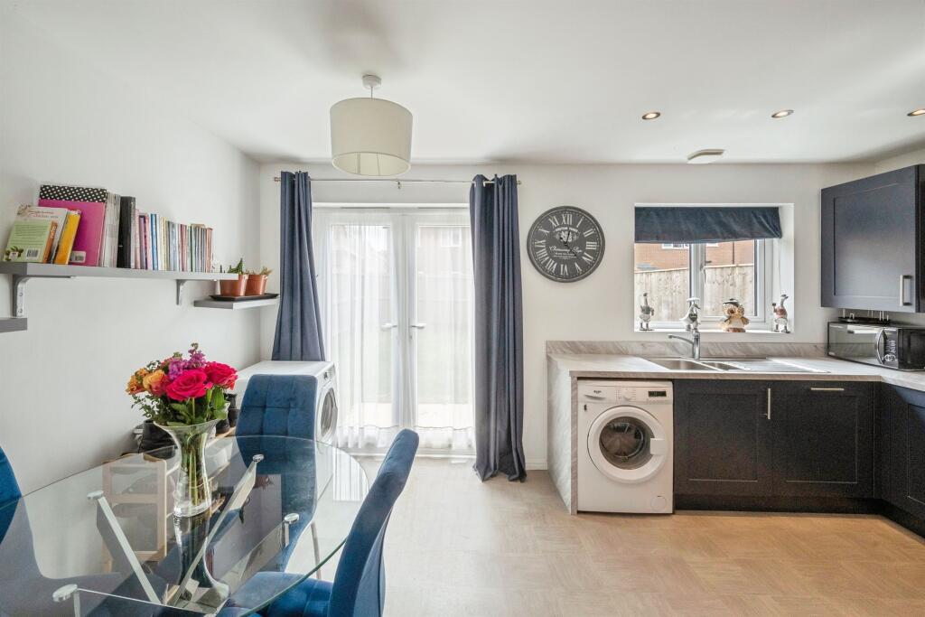 Hawk Drive, Dunsville, Doncaster - View 3