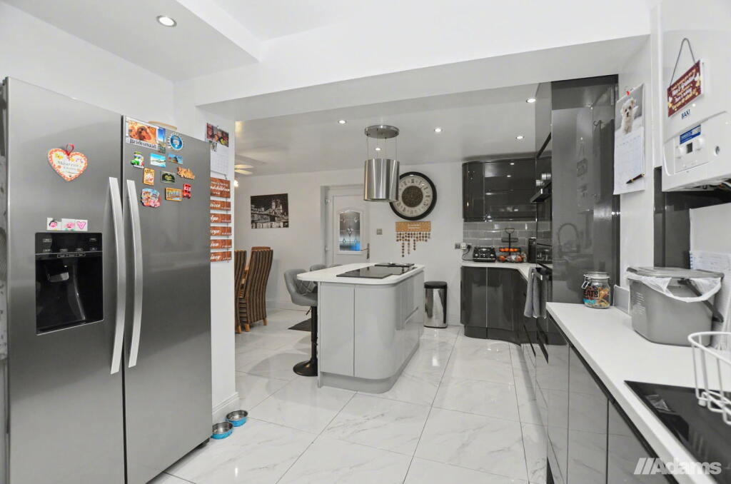 Heather Close, Beechwood photo 4