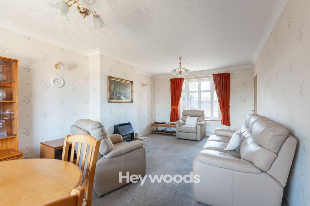 House in Newcastle-under-Lyme, Staffordshire - More