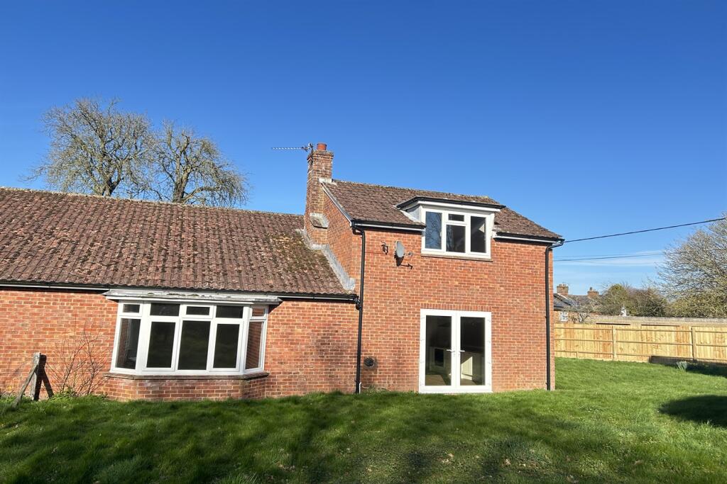 Main image of property: The Chestnuts, Wootton St Lawrence