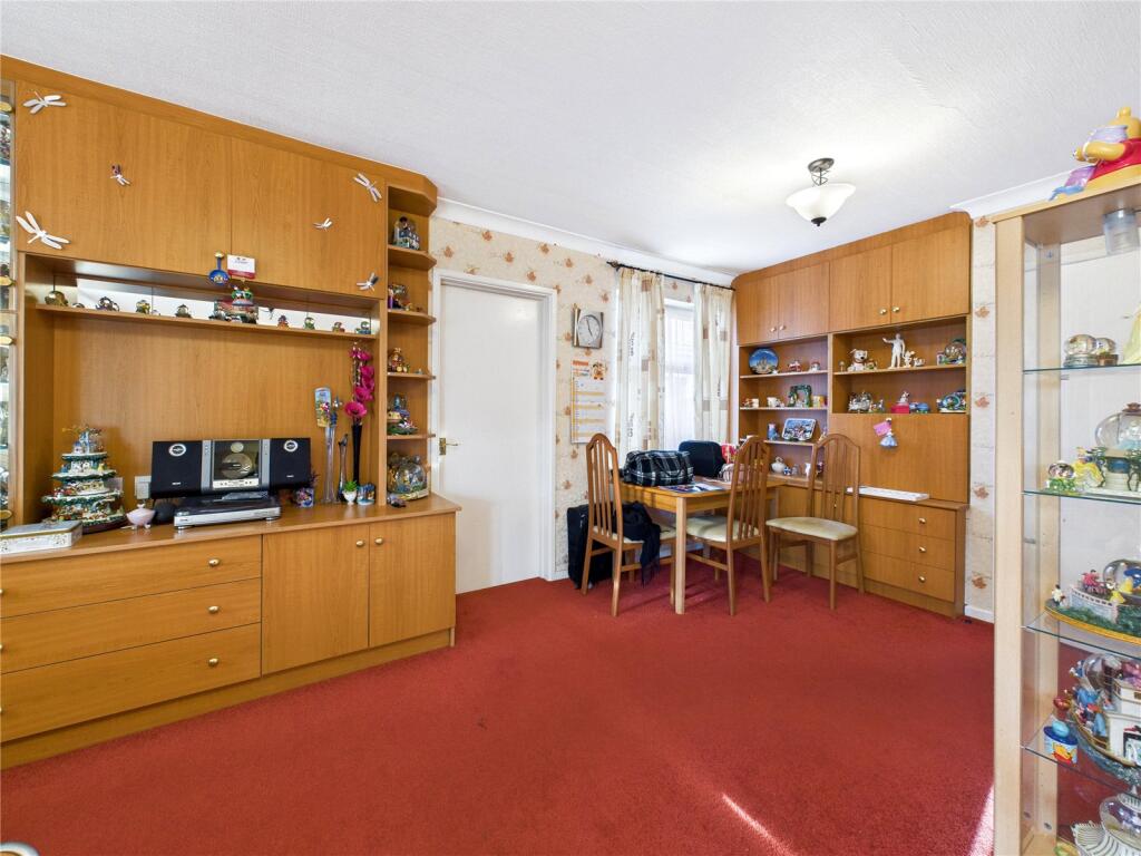 Gouldings Avenue, Walton on the Naze, Essex, CO14 photo 3