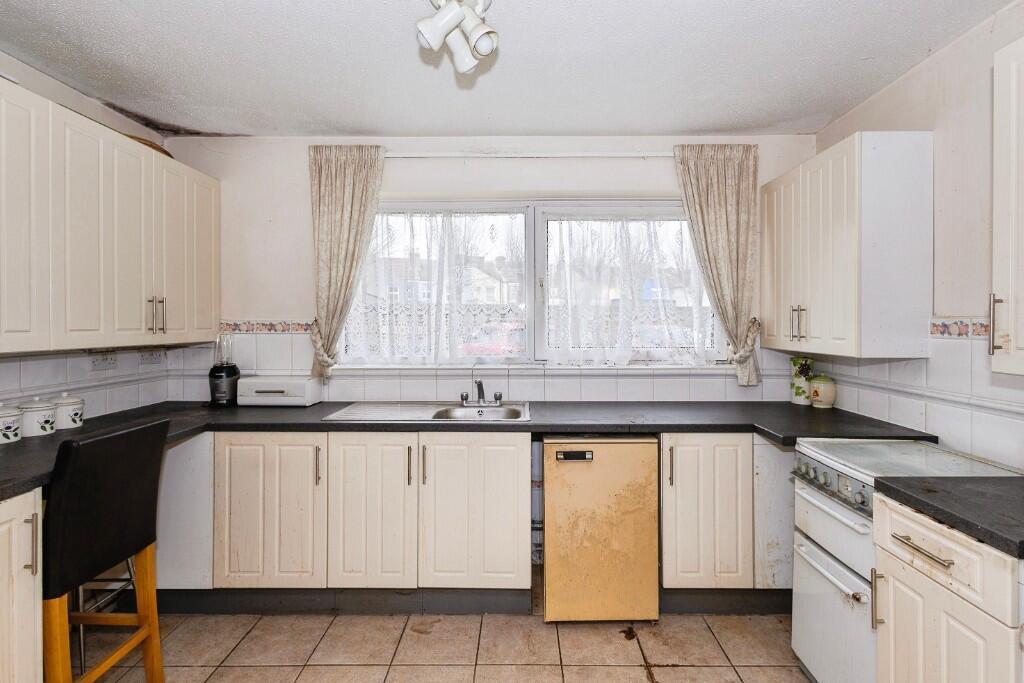 Elmhurst Road, Gosport, Hampshire, PO12 photo 5
