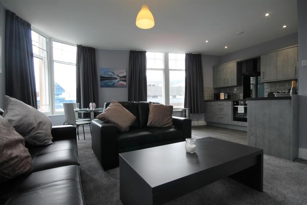 Apartment in Newcastle upon Tyne - View 2