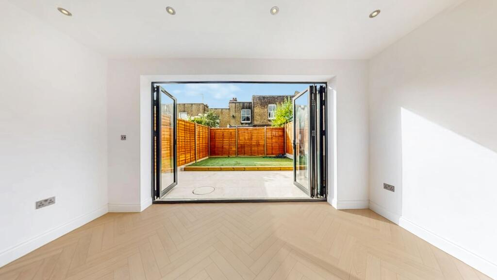 Gondar Gardens, West Hampstead, NW6 photo 4