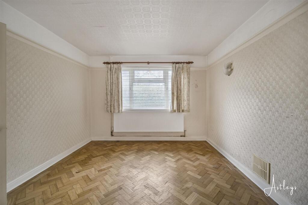House in Tonna, Neath Port Talbot - More