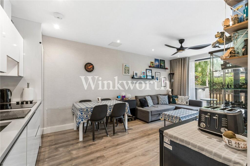 Apartment in London - More