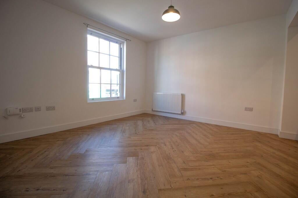 Apartment in Nottingham - View 3