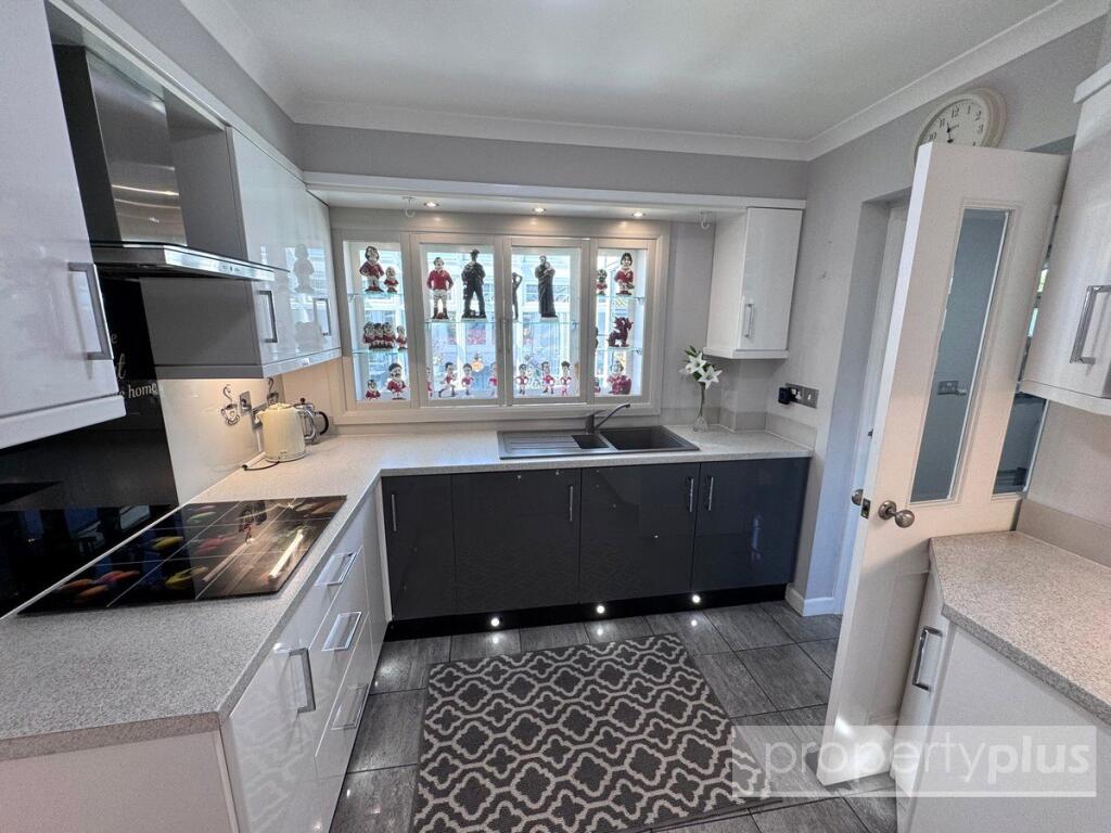 Caemawr Gardens, Porth, Rhonnda Cynon Taff, CF39 - View 3