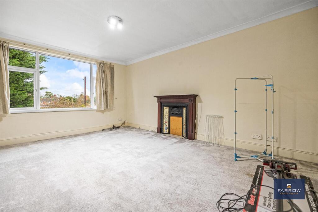 Apartment in Grimsby, Scartho - More