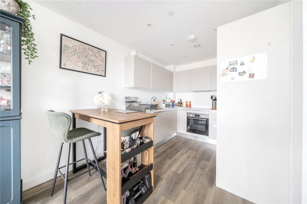 Apartment in London - View 3