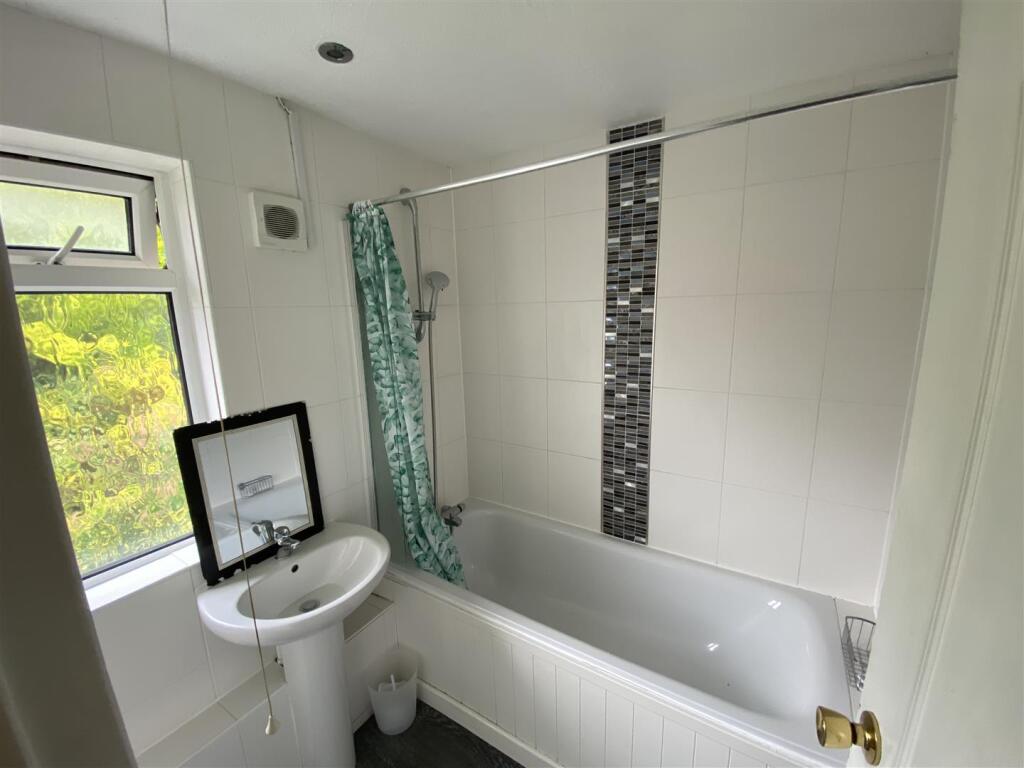 Additional image 5 of Bishops Rise, Hatfield