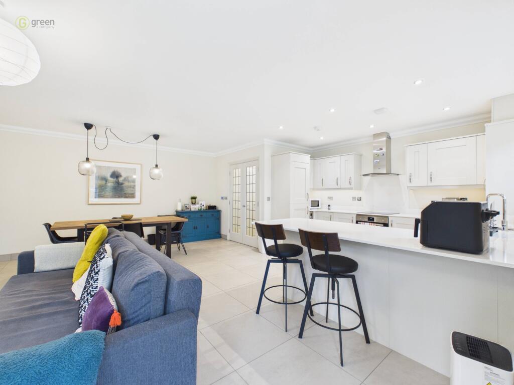 Apartment in Birmingham, Maney, Sutton Coldfield - View 3