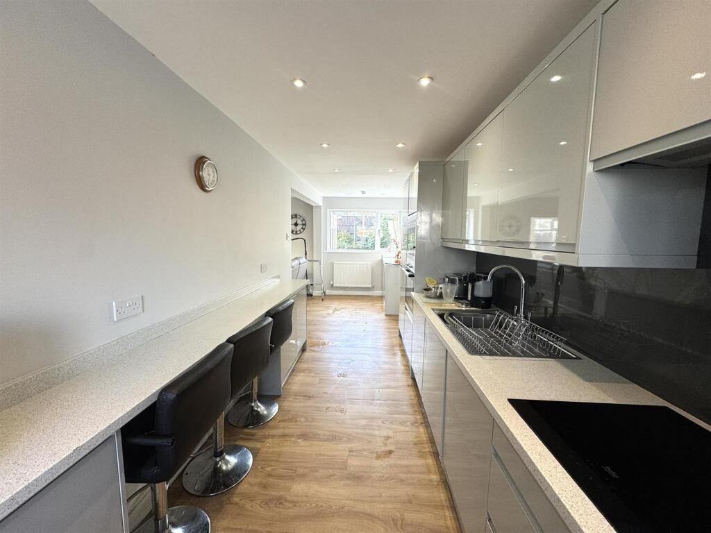 Ferndale Road, Lichfield photo 3