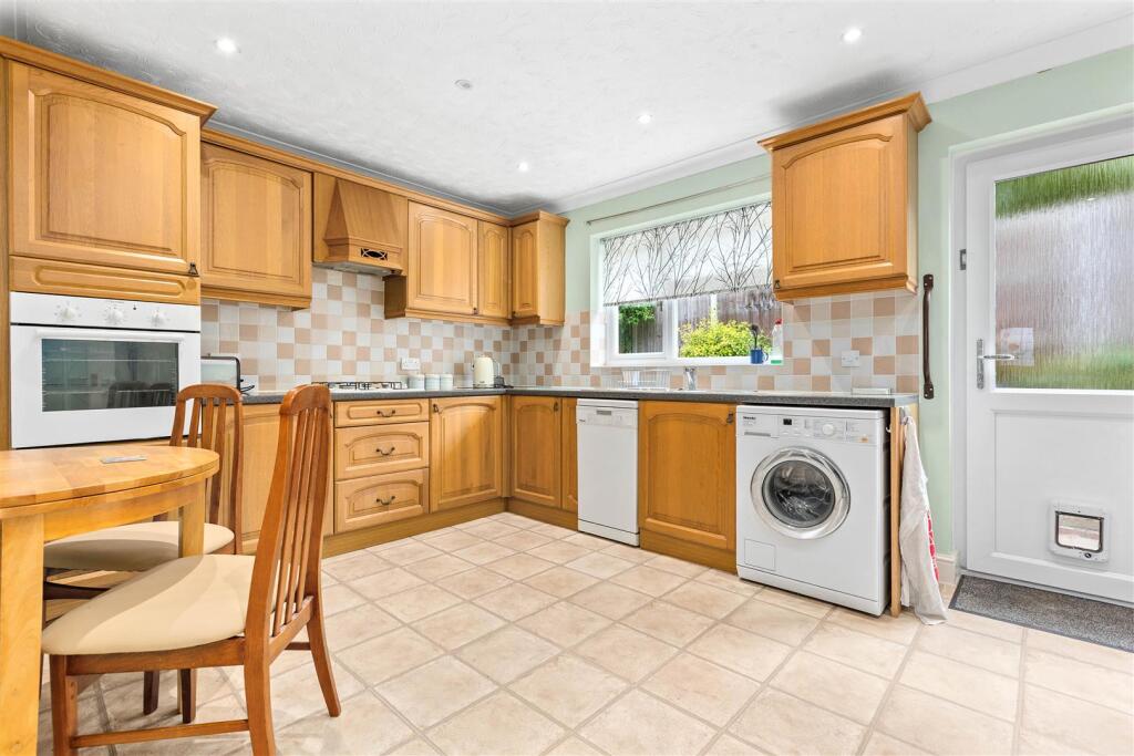 House in Stotfold - View 5