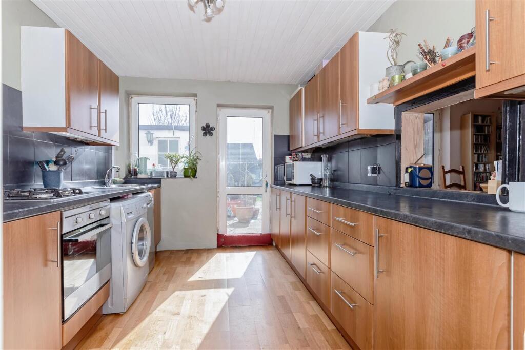 House in Worthing, West Sussex - View 3