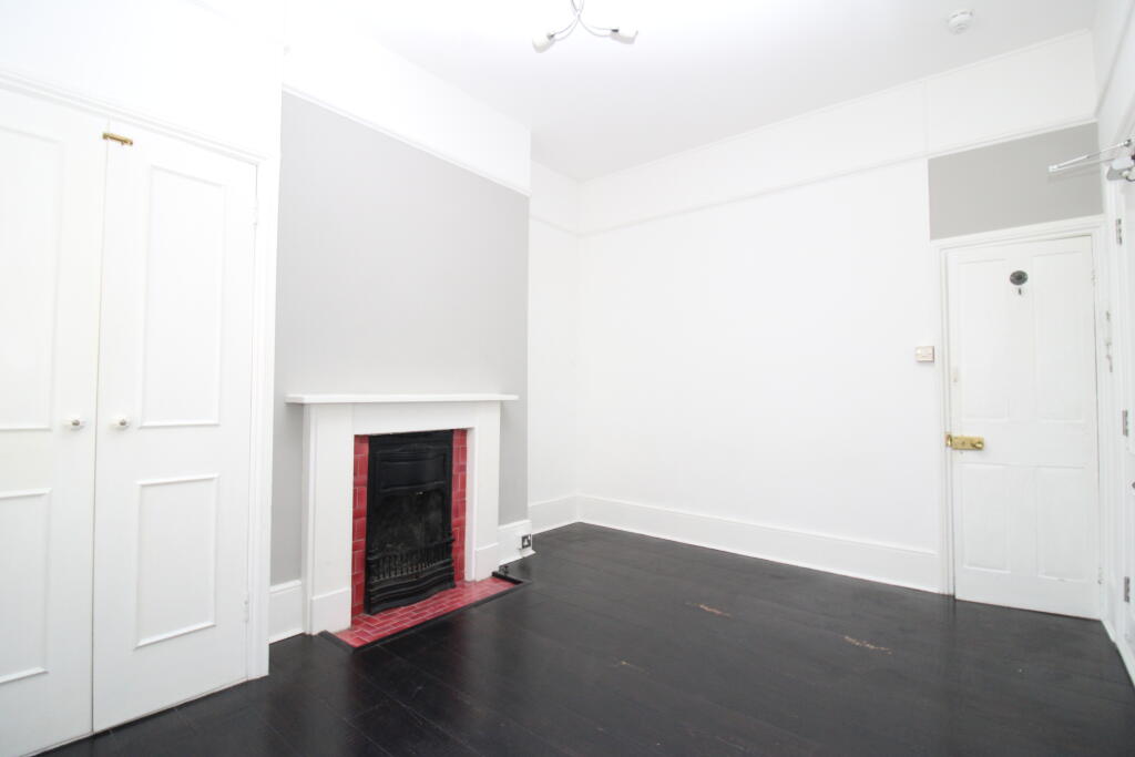 Apartment in Brighton, Round Hill - View 5