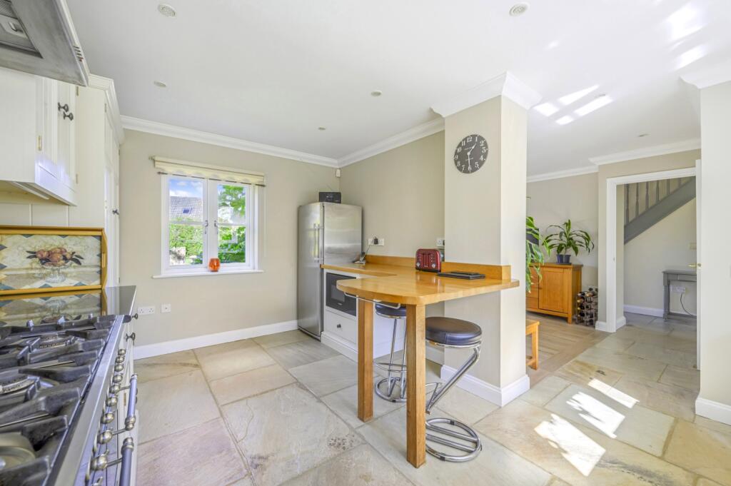 House in Gloucester - View 4