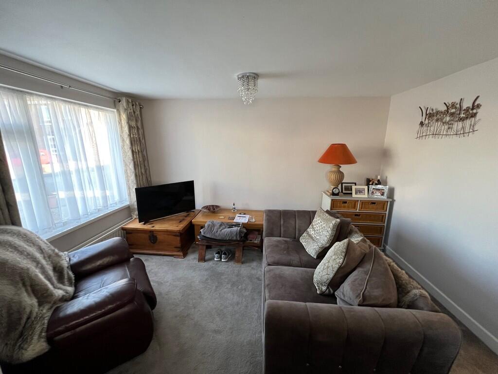 House in Weston-super-Mare, North Worle - More