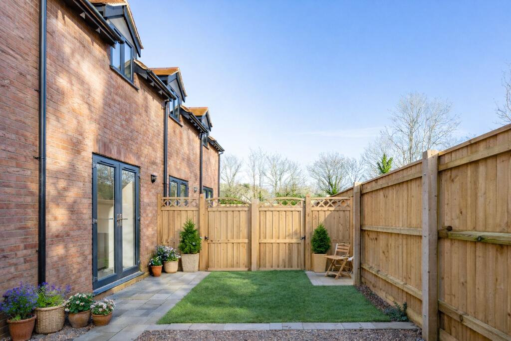 Main image of property: South Street, Hythe, Southampton, SO40