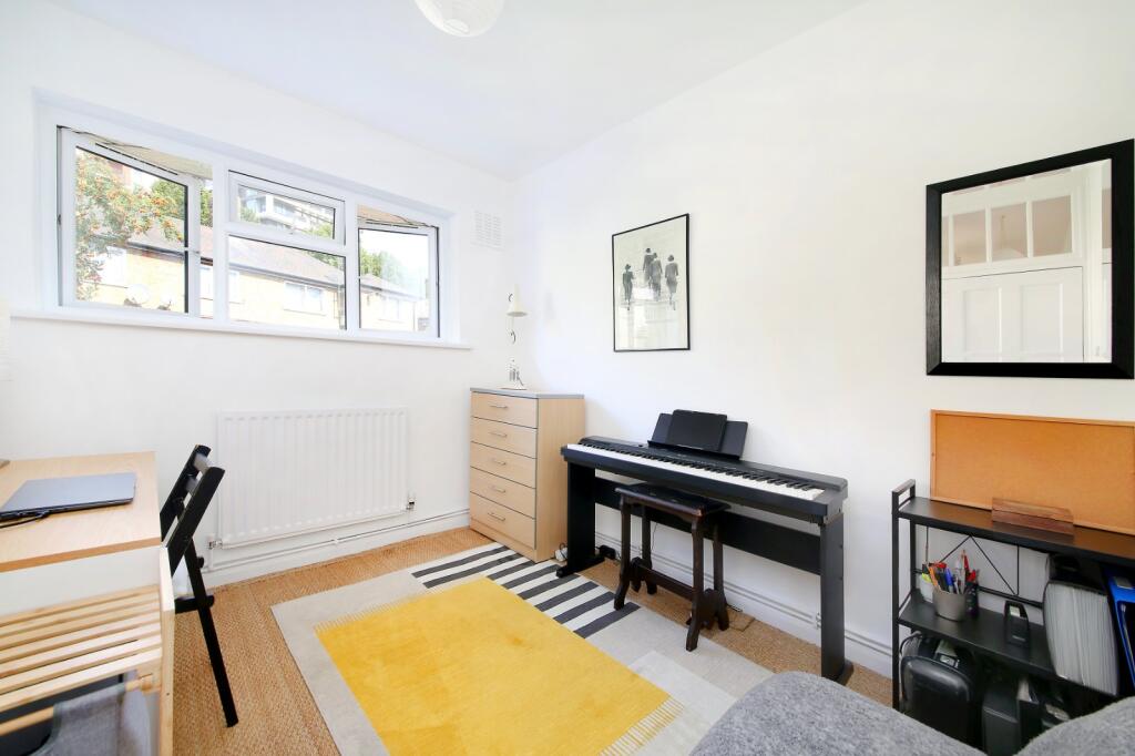 Apartment in London - View 5
