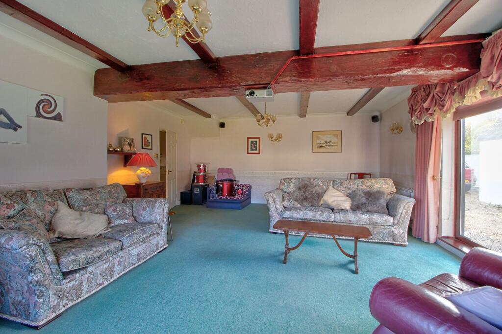 House in Wokingham - More