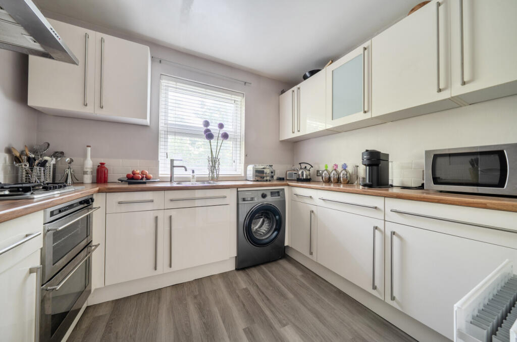Apartment in Dartford - View 2
