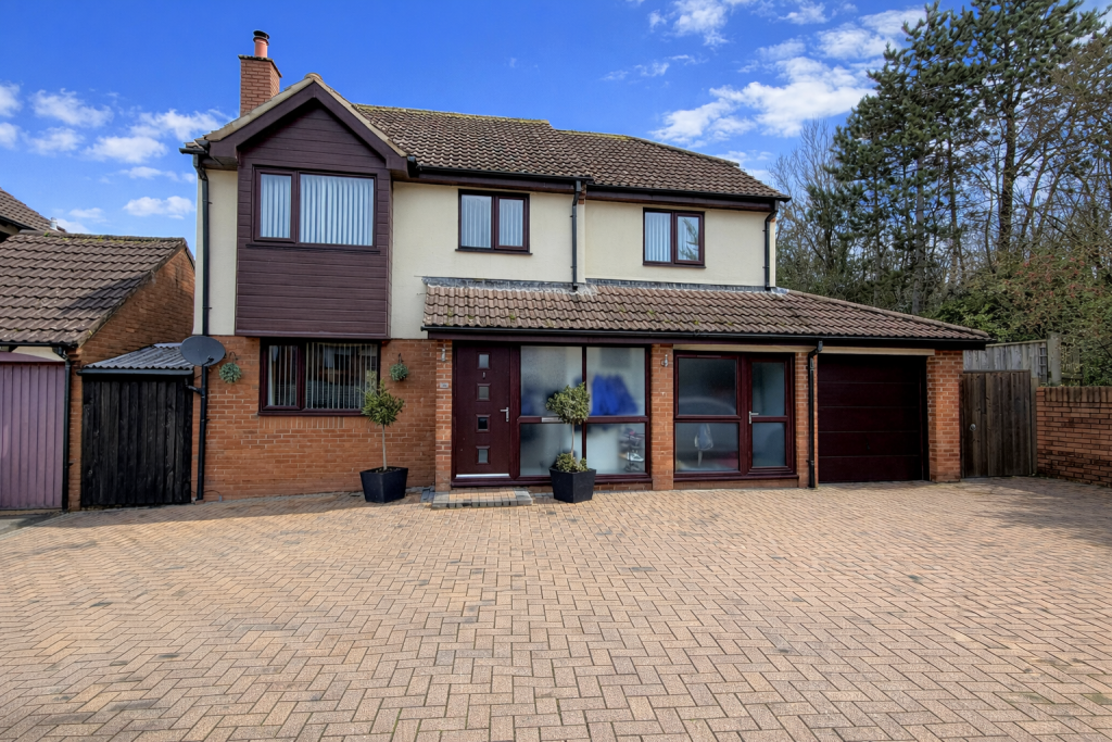 Main image of property: Eagle Close, Kingsteignton, Newton Abbot