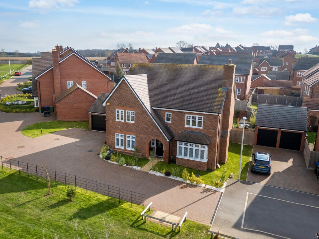 Main image of property: Elyward Drive, Radford Semele Leamington Spa, Warwickshire CV31 1WL