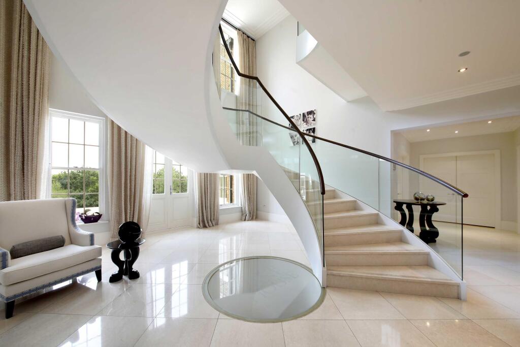 House in Runnymede, Surrey - View 2