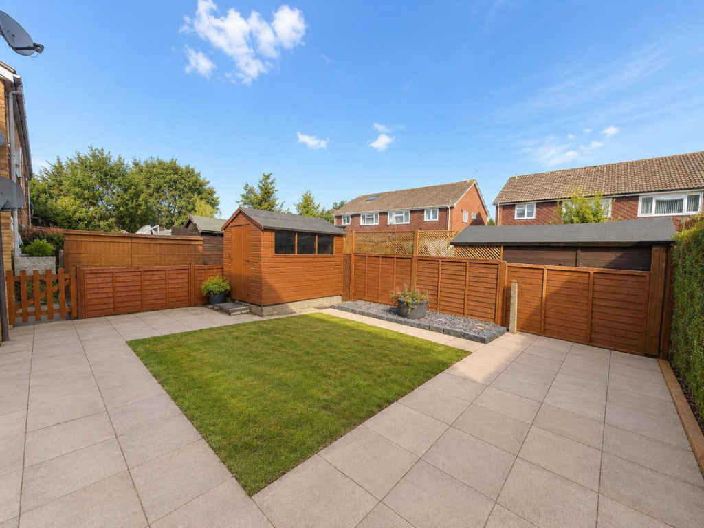 Apartment in Twickenham - More