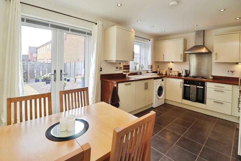 House in Lincoln - View 5