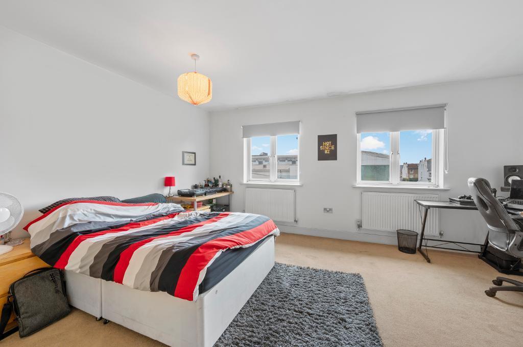 Main image of property: Pavillion Square, Tooting Bec, SW17 7DN