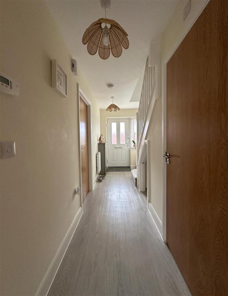 Threadneedle Street, Patterdown, Chippenham photo 3