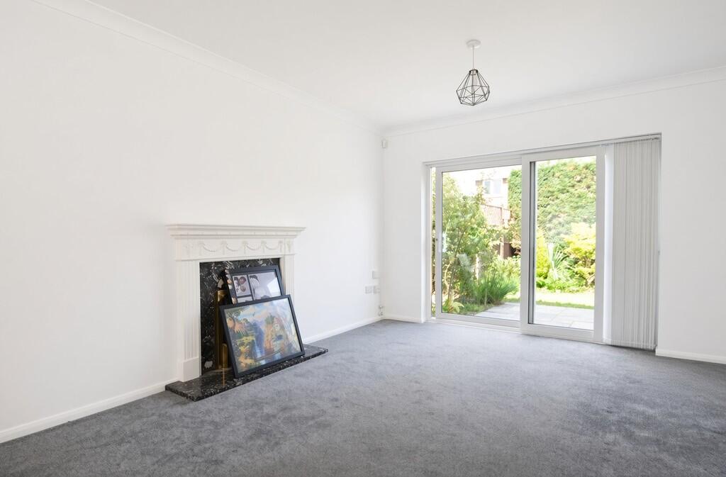 House in Runnymede, Surrey - View 2
