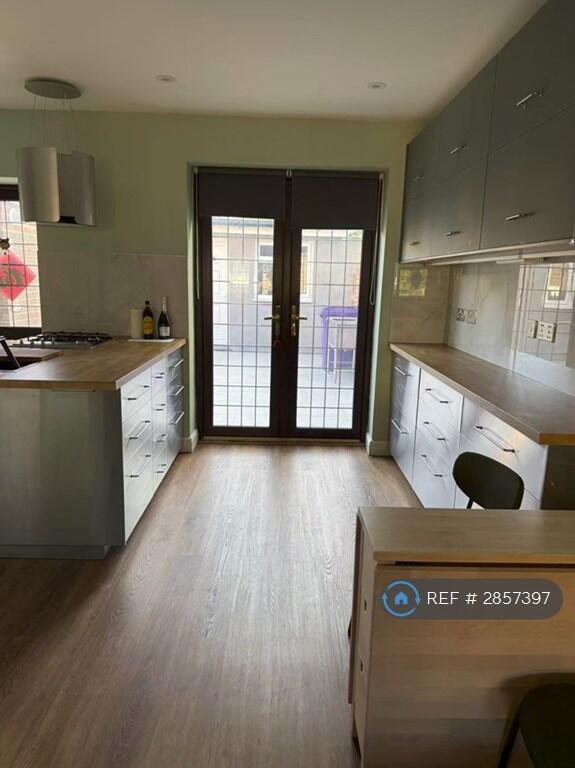 Main image of property: Hickin St, London, E14