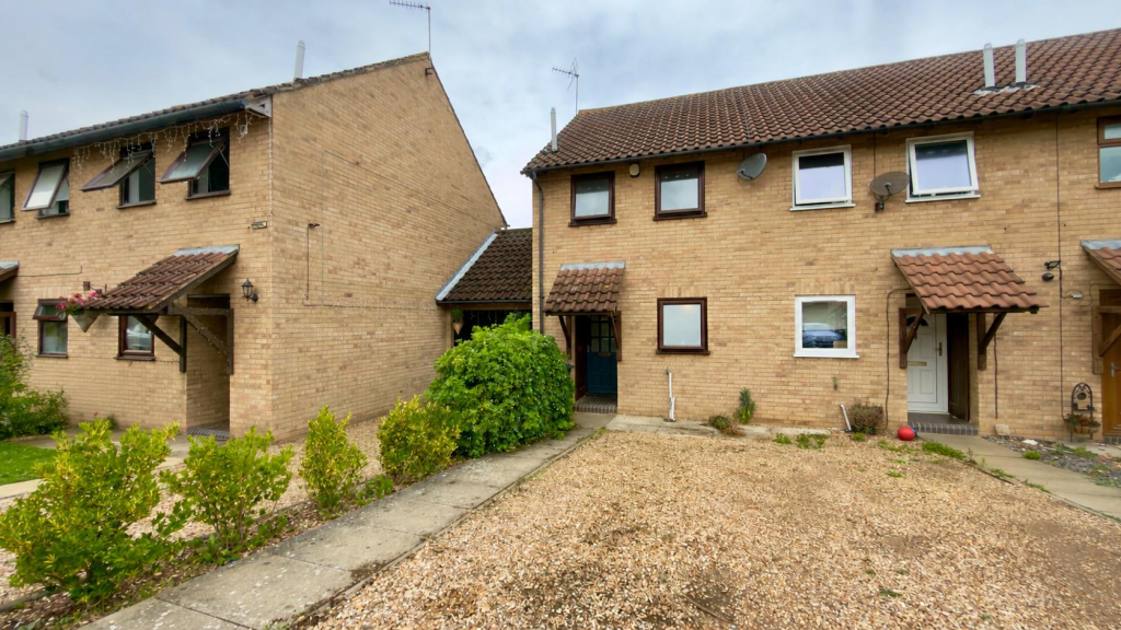 2-bed terraced on Wetherby Way, Peterborough, £180,000