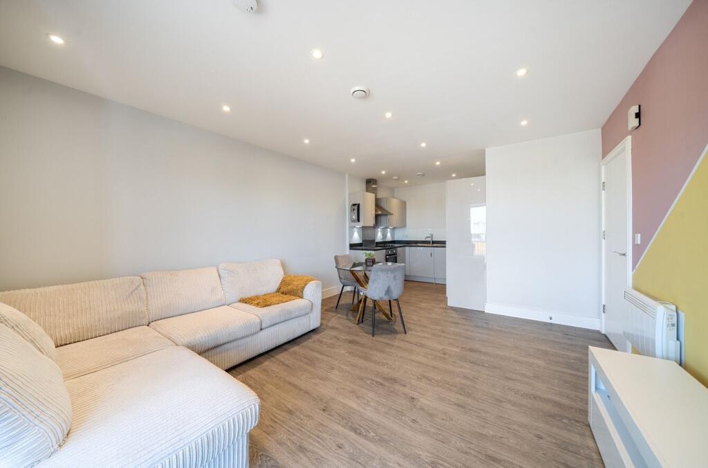 Apartment in Harrow - View 3
