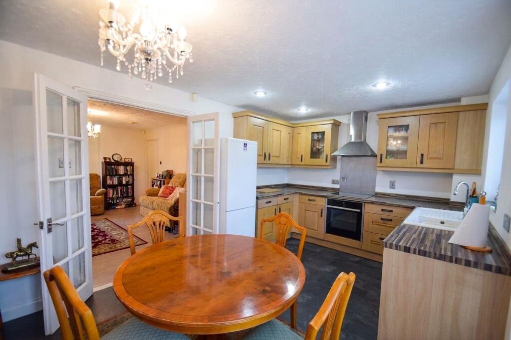 House in Stewartby, Bedford - View 3