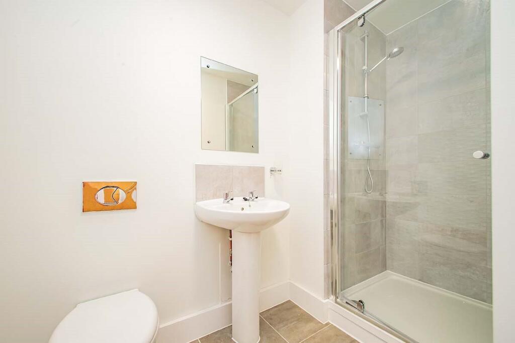 Apartment in Manchester - More