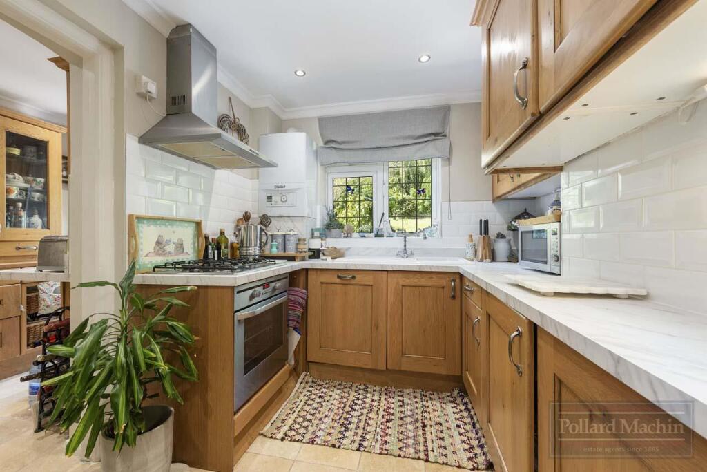 House in Croydon - View 5