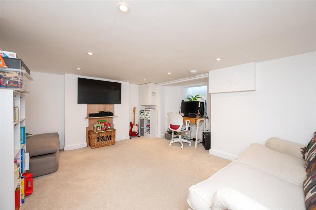 House in St Albans - View 5