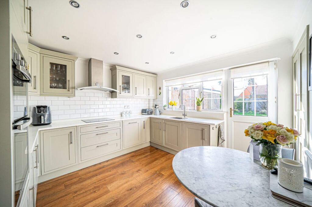 House in Basingstoke and Deane, Oakley - View 4