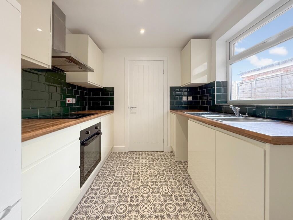 House in Hull - View 2
