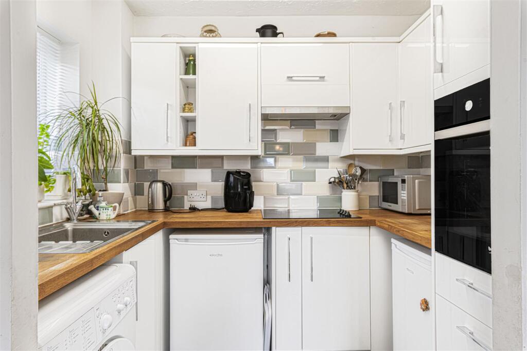 Apartment in Tonbridge - View 5