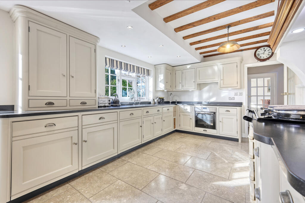 House in Uttlesford, Causeway End, Felsted - View 4