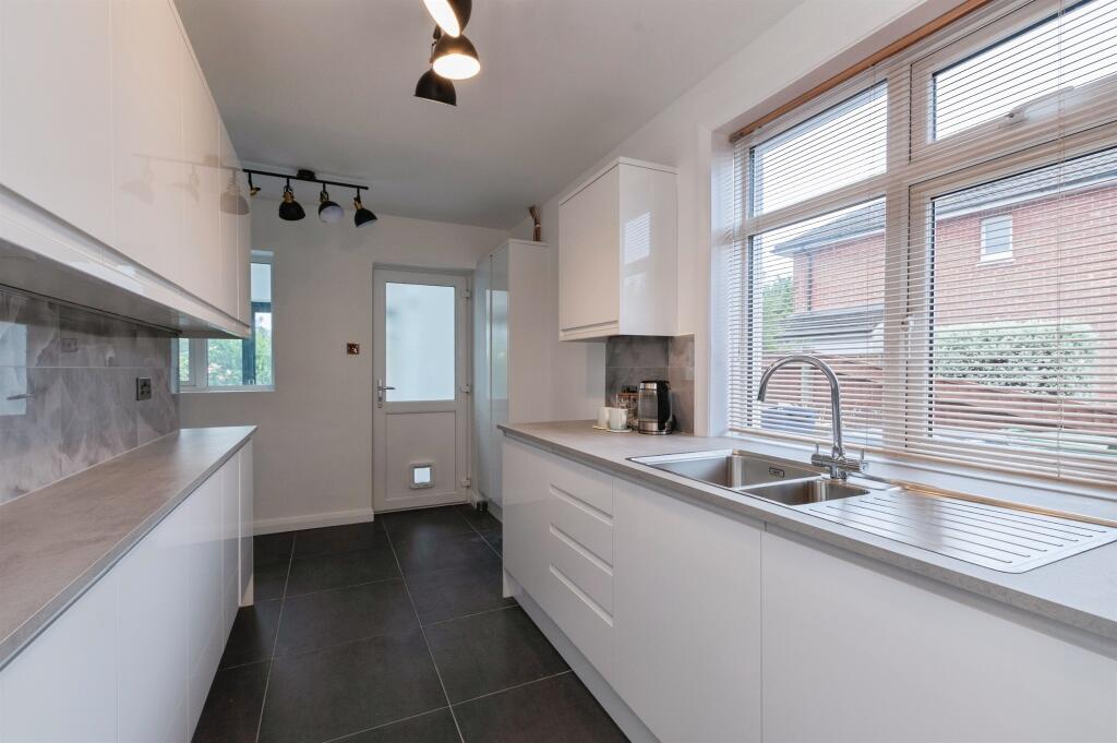 Cornelia Crescent, Poole photo 3