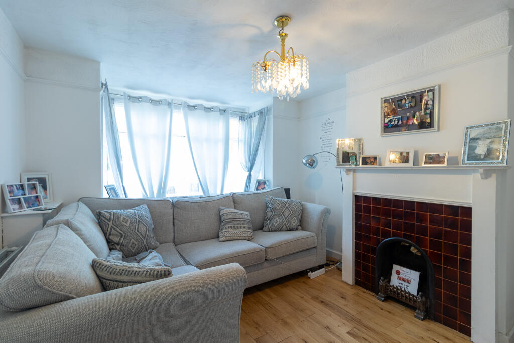 House in Surrey Heath, Surrey - View 5