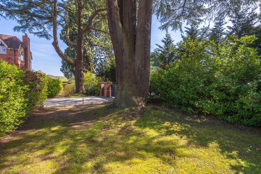 Additional image 24 of Stratford Road, Henley-In-Arden