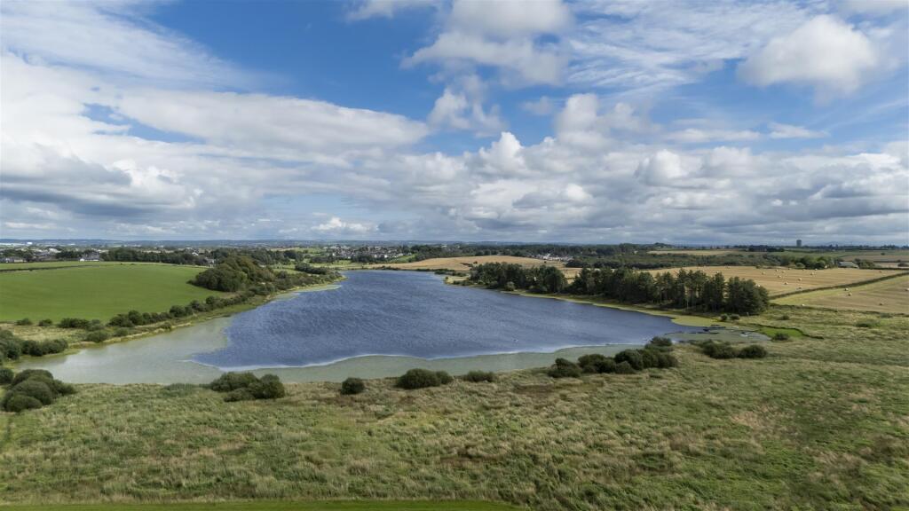 House in Stepps, North Lanarkshire - View 3